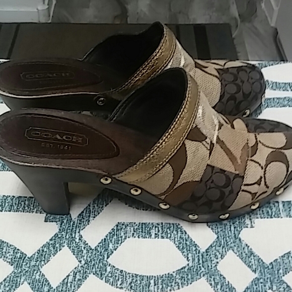 SHOES - Picture 3 of 6